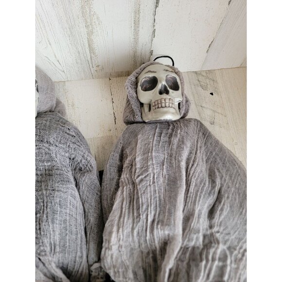 Scary grim reaper grey hanging skeleton Halloween set prop decor - Picture 5 of 9